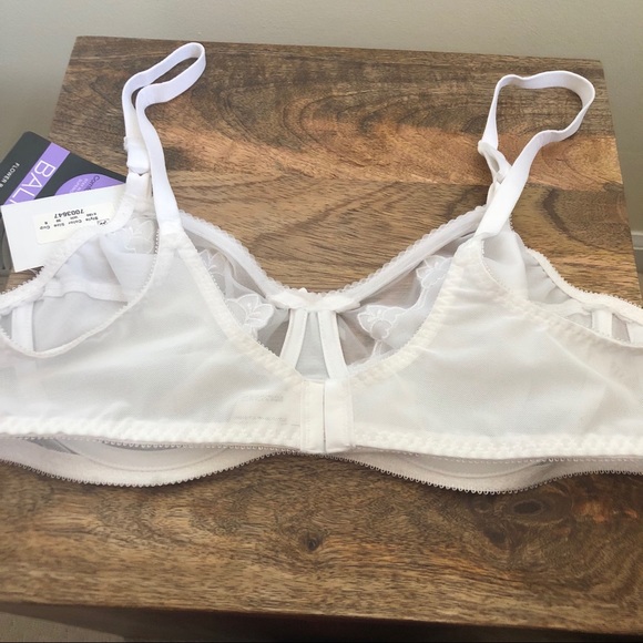 Bali Intimates & Sleepwear Bali White Comfort U Flower Underwire